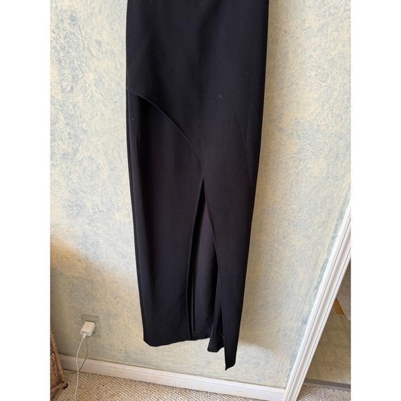 BCBG MaxAzria Elegant Black One-Shoulder Dress size 04 - Picture 4 of 9